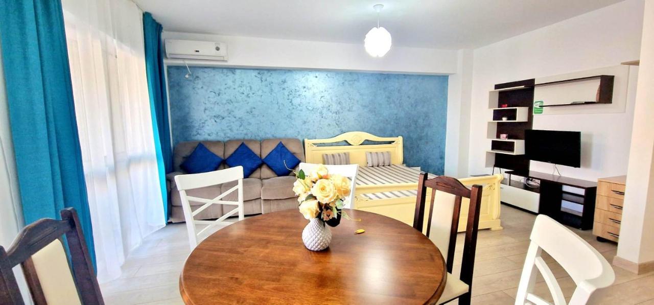 Big & Cosy Apartment With 3 Double Beds & 2 Bathrooms 雅西 外观 照片